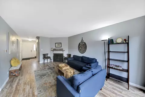 1005 Spring Mill Dr, Hoffman Estates, IL 60169 photo 6