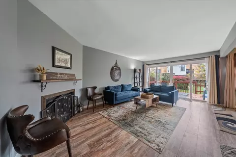 1005 Spring Mill Dr, Hoffman Estates, IL 60169 photo 3