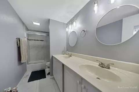 1005 Spring Mill Dr, Hoffman Estates, IL 60169 photo 26