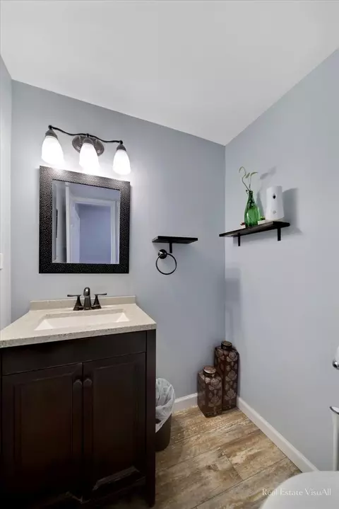1005 Spring Mill Dr, Hoffman Estates, IL 60169 photo 18