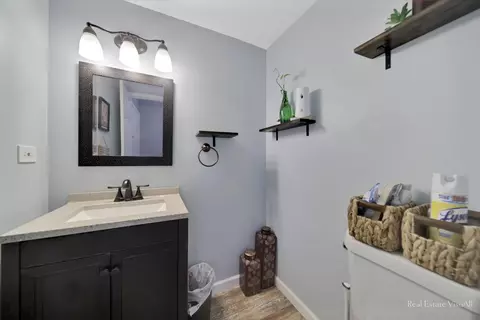 1005 Spring Mill Dr, Hoffman Estates, IL 60169 photo 17