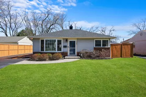 3908 Owl Dr, Rolling Meadows, IL 60008