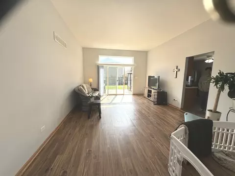Living - 7202 Applegate Dr, Plainfield, IL 60586 photo 2 of 3