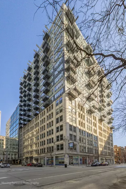 565 W Quincy St #808, Chicago, IL 60661