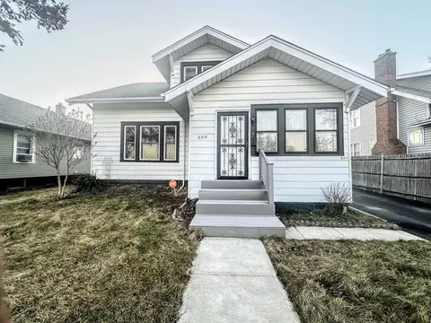 944 N Lewis Ave, Waukegan, IL 60085