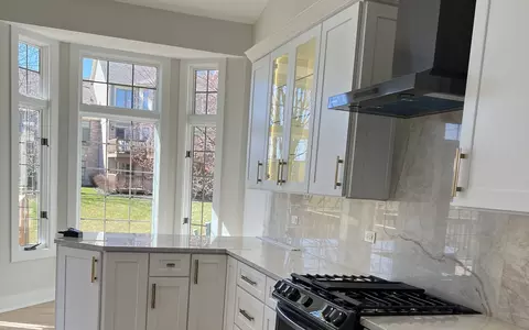 Kitchen - 24 Pine Needles Dr, Lemont, IL 60439 photo 2 of 5