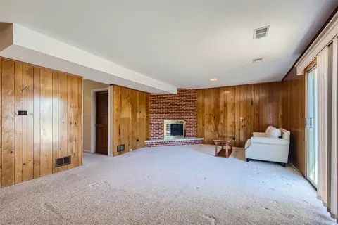 681 Manor Ct, Des Plaines, IL 60016 photo 21
