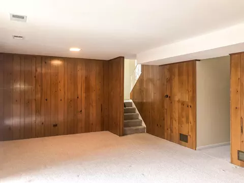 681 Manor Ct, Des Plaines, IL 60016 photo 22