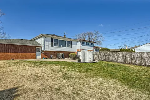 681 Manor Ct, Des Plaines, IL 60016 photo 30