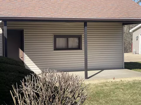 Exterior - 1427 Rock St, Peru, IL 61354 photo 6 of 7
