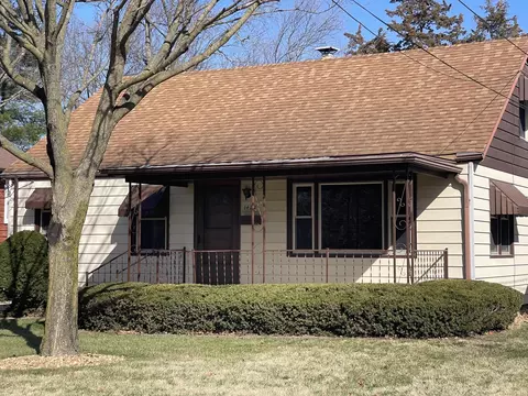 Exterior - 1427 Rock St, Peru, IL 61354 photo 2 of 7