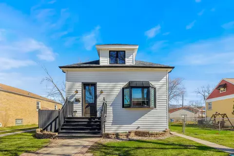 3735 Blanchan Ave, Brookfield, IL 60513