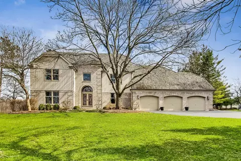 5620 Oakwood Rd, Long Grove, IL 60047