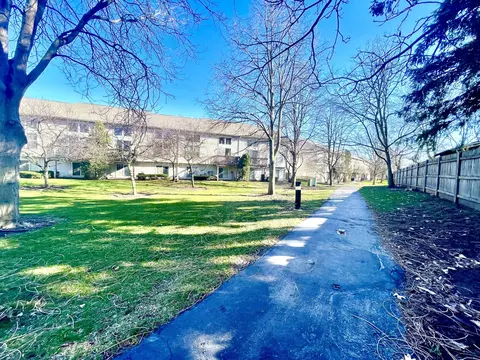 364 Gladstone Ln, Elgin, IL 60120 photo 24
