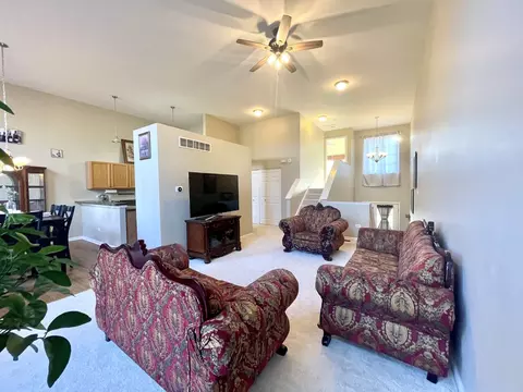 364 Gladstone Ln, Elgin, IL 60120 photo 5
