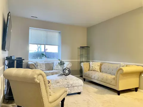 364 Gladstone Ln, Elgin, IL 60120 photo 18