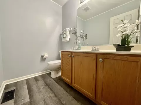 364 Gladstone Ln, Elgin, IL 60120 photo 12