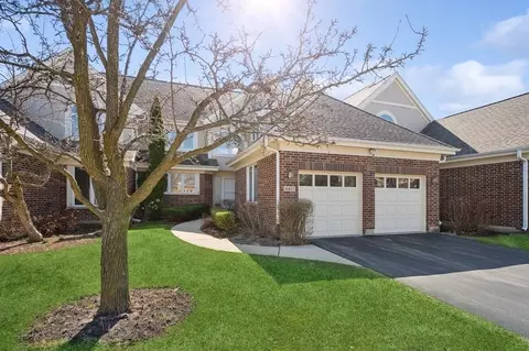 4407 4 Winds Ln, Northbrook, IL 60062