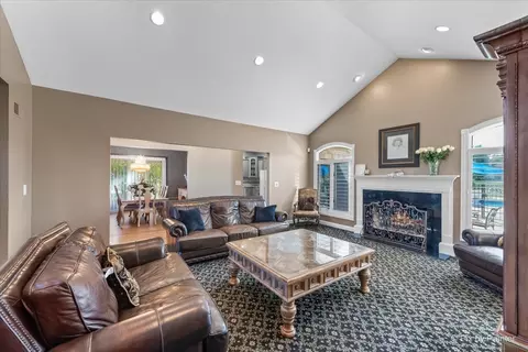 714 Fairview Ln, Bartlett, IL 60103 photo 24