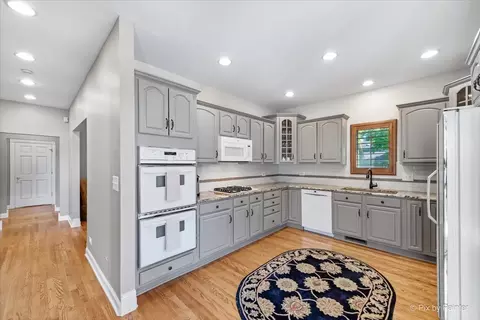 714 Fairview Ln, Bartlett, IL 60103 photo 27
