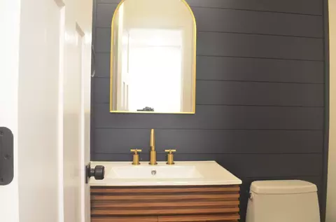 Bath - 1400 Salvington Pl, Wheeling, IL 60090 photo 1 of 5