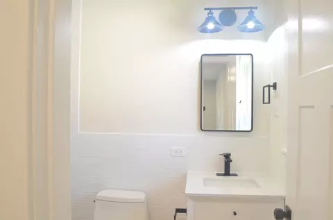 Bath - 1400 Salvington Pl, Wheeling, IL 60090 photo 2 of 5