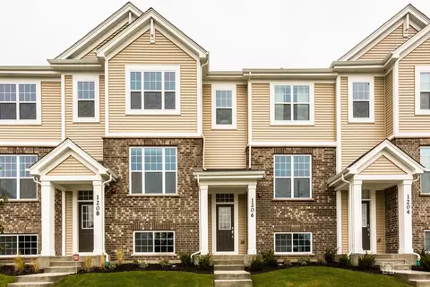 1206 Elm St, Park Ridge, IL 60068