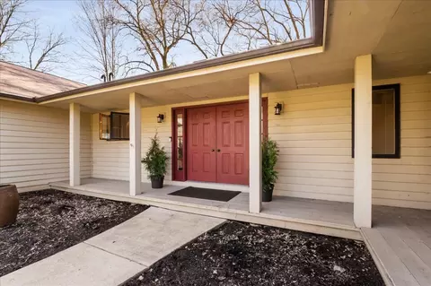 Exterior - 32 W163 Cedar Ln, Wayne, IL 60184 photo 2 of 9