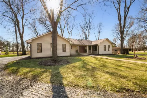 Exterior - 32 W163 Cedar Ln, Wayne, IL 60184 photo 9 of 9