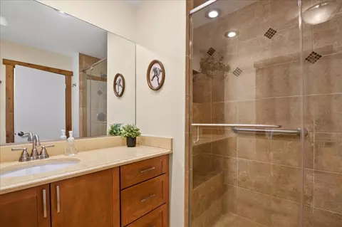 Bath - 32 W163 Cedar Ln, Wayne, IL 60184 photo 2 of 2