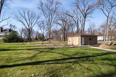 Exterior - 32 W163 Cedar Ln, Wayne, IL 60184 photo 6 of 9