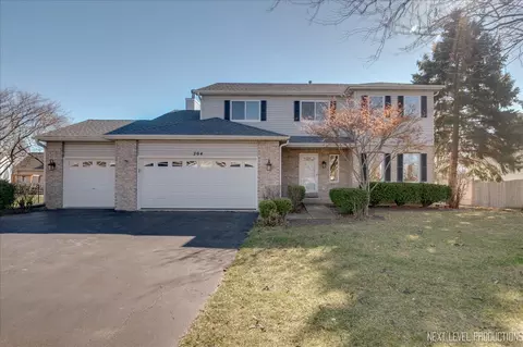 204 Fox Chase Dr N, Oswego, IL 60543
