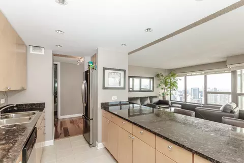 30 E Huron St #5107, Chicago, IL 60611 photo 8