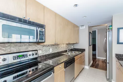 30 E Huron St #5107, Chicago, IL 60611 photo 9