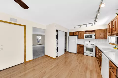 Kitchen - 810 W Pine Ave, Roselle, IL 60172 photo 3 of 4