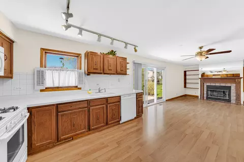 Kitchen - 810 W Pine Ave, Roselle, IL 60172 photo 1 of 4