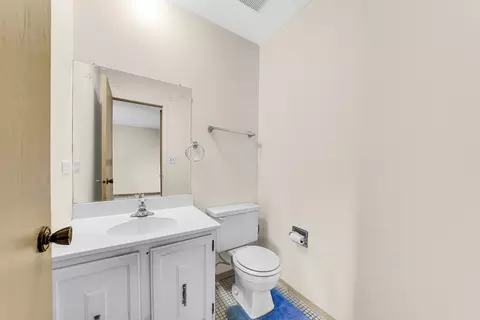 Bath - 810 W Pine Ave, Roselle, IL 60172 photo 2 of 2