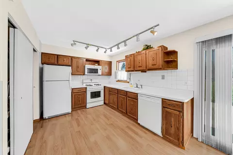 Kitchen - 810 W Pine Ave, Roselle, IL 60172 photo 2 of 4