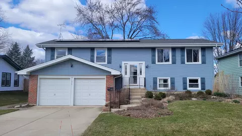 1420 Nottingham Ln, Hoffman Estates, IL 60169