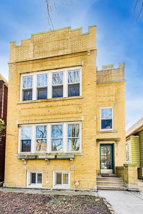 2457 W Cullom Ave, Chicago, IL 60618