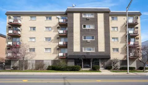 1247 S Harlem Ave #208, Berwyn, IL 60402