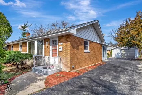 6 55th St, Downers Grove, IL 60515