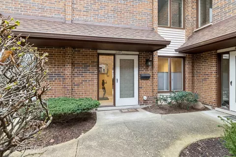 1167 Deerfield Pl, Highland Park, IL 60035