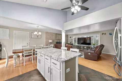 Kitchen - 38 W271 Stevens Ln, Elgin, IL 60124 photo 4 of 5