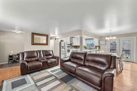 Living - 38 W271 Stevens Ln, Elgin, IL 60124 photo 2 of 7