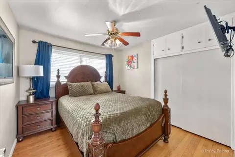 Bedroom - 38 W271 Stevens Ln, Elgin, IL 60124 photo 1 of 6