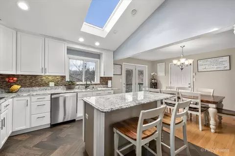 Kitchen - 38 W271 Stevens Ln, Elgin, IL 60124 photo 3 of 5