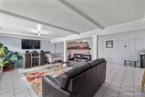 Living - 38 W271 Stevens Ln, Elgin, IL 60124 photo 4 of 7