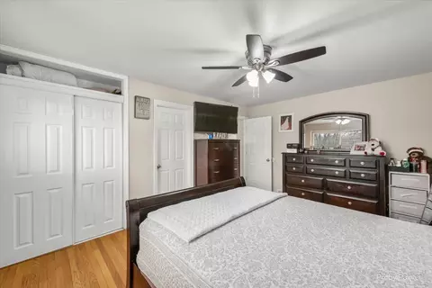 Bedroom - 38 W271 Stevens Ln, Elgin, IL 60124 photo 6 of 6