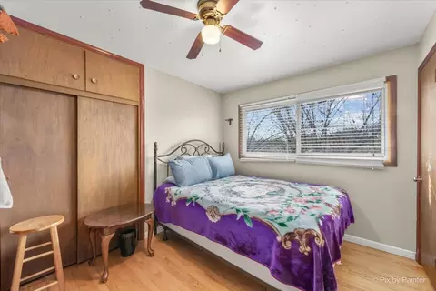 Bedroom - 38 W271 Stevens Ln, Elgin, IL 60124 photo 2 of 6
